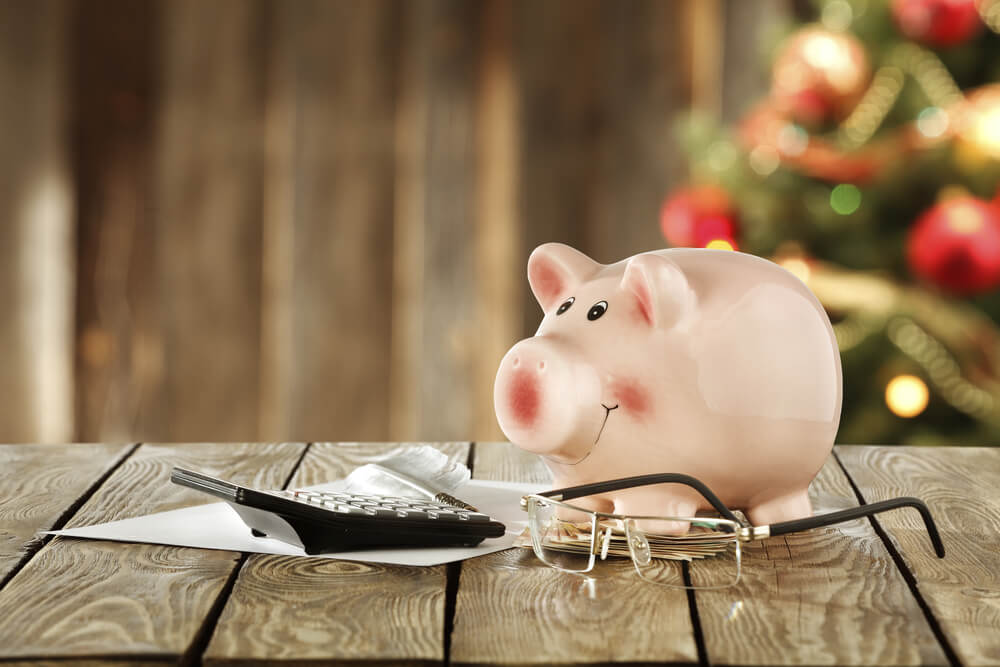 6 Christmas money-saving tips